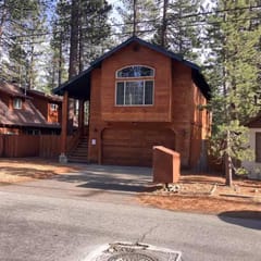 Upscale Mountain home on the bike path