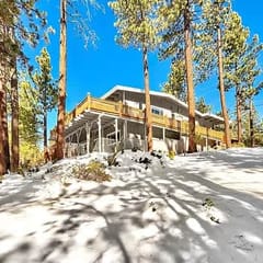 Large Family ski Chalet blocks to the ski resort